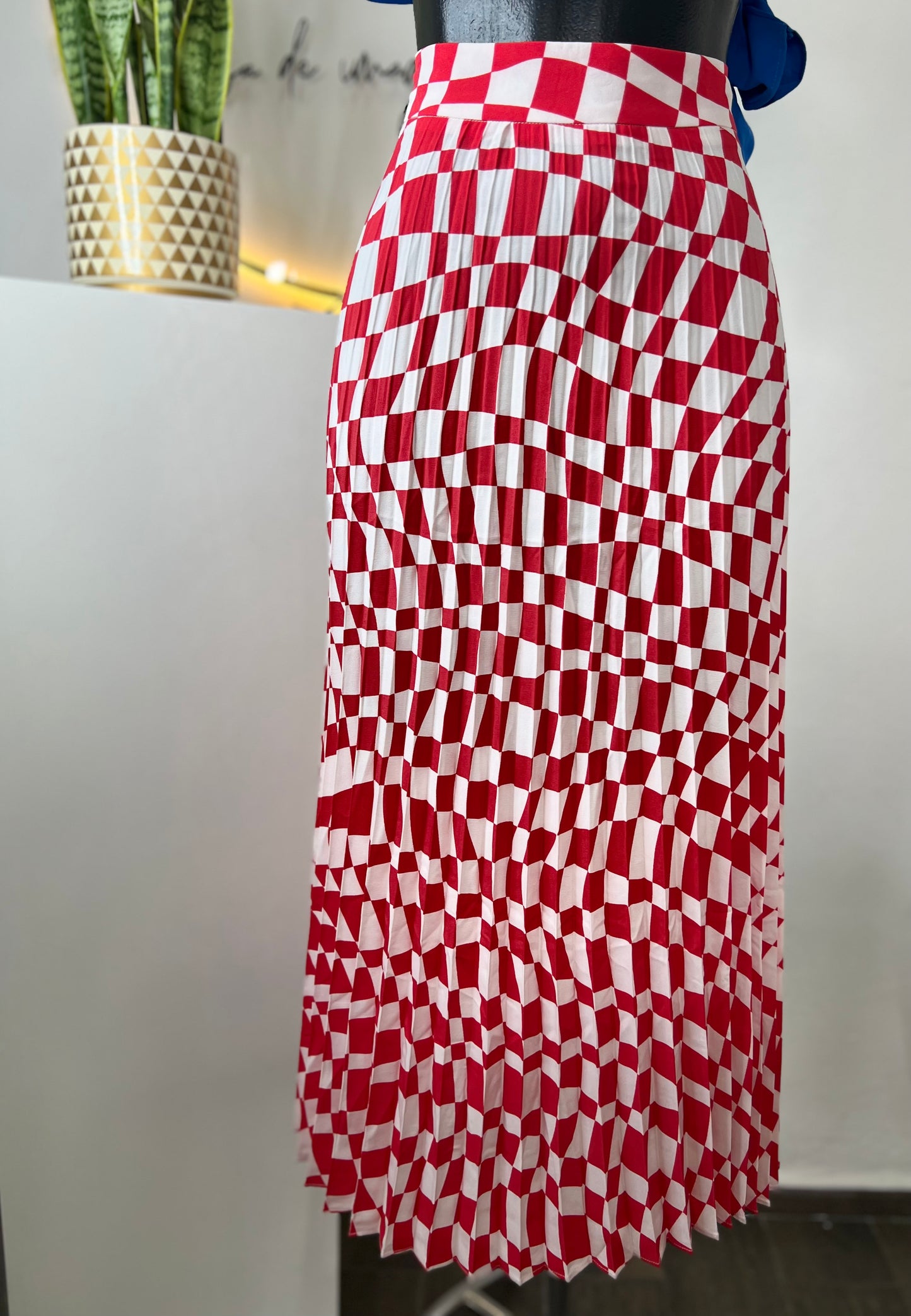 Falda plisada roja