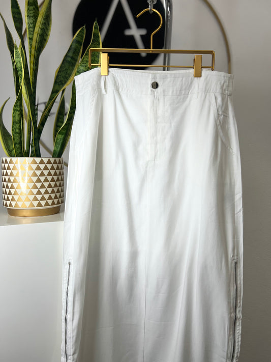 Falda blanca cierres laterales