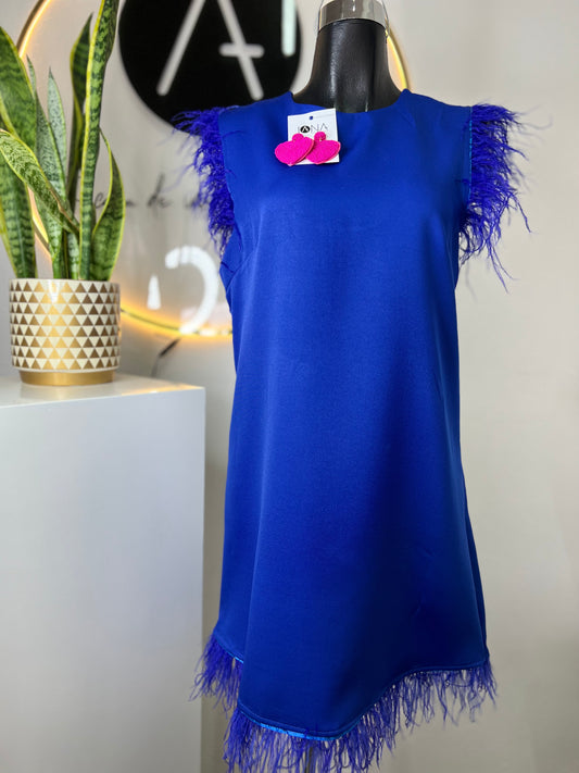 Vestido corto azul eléctrico con plumas